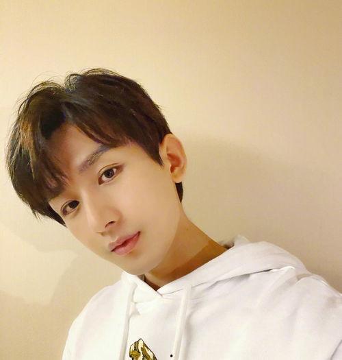 导演爆料成毅视频合集,成毅幕后花絮视频大合集，精彩瞬间一网打尽  第2张